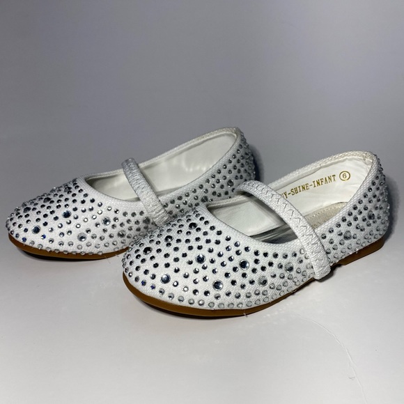 Dream Paris Slip-on Flats - Picture 2 of 9